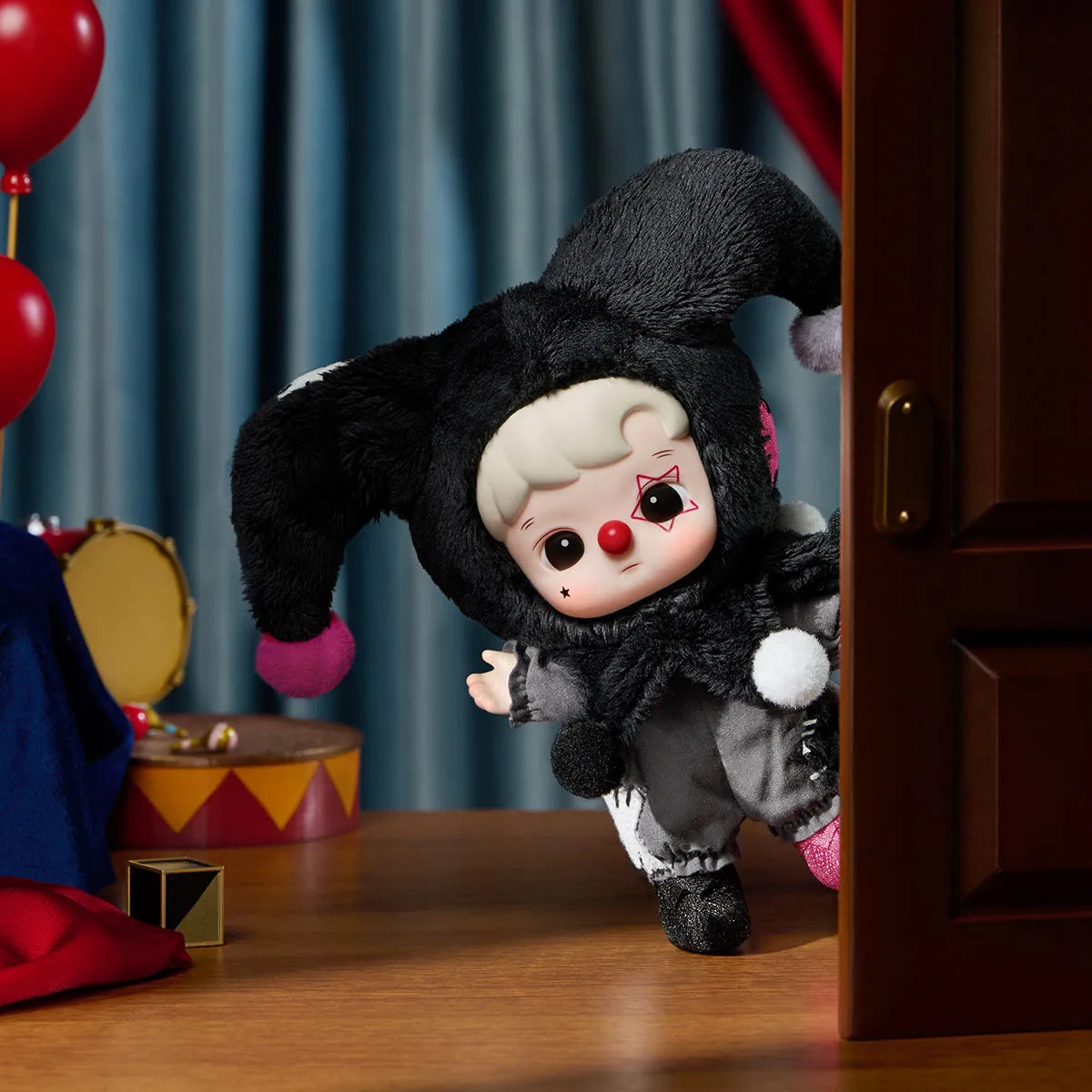 WHY SO SERIOUS - Caja misteriosa de peluche colgante